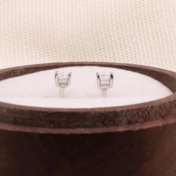 0.1 Carat Platinum Plated Moissanite 925 Silver Stud Earrings - Picture 5 of 12